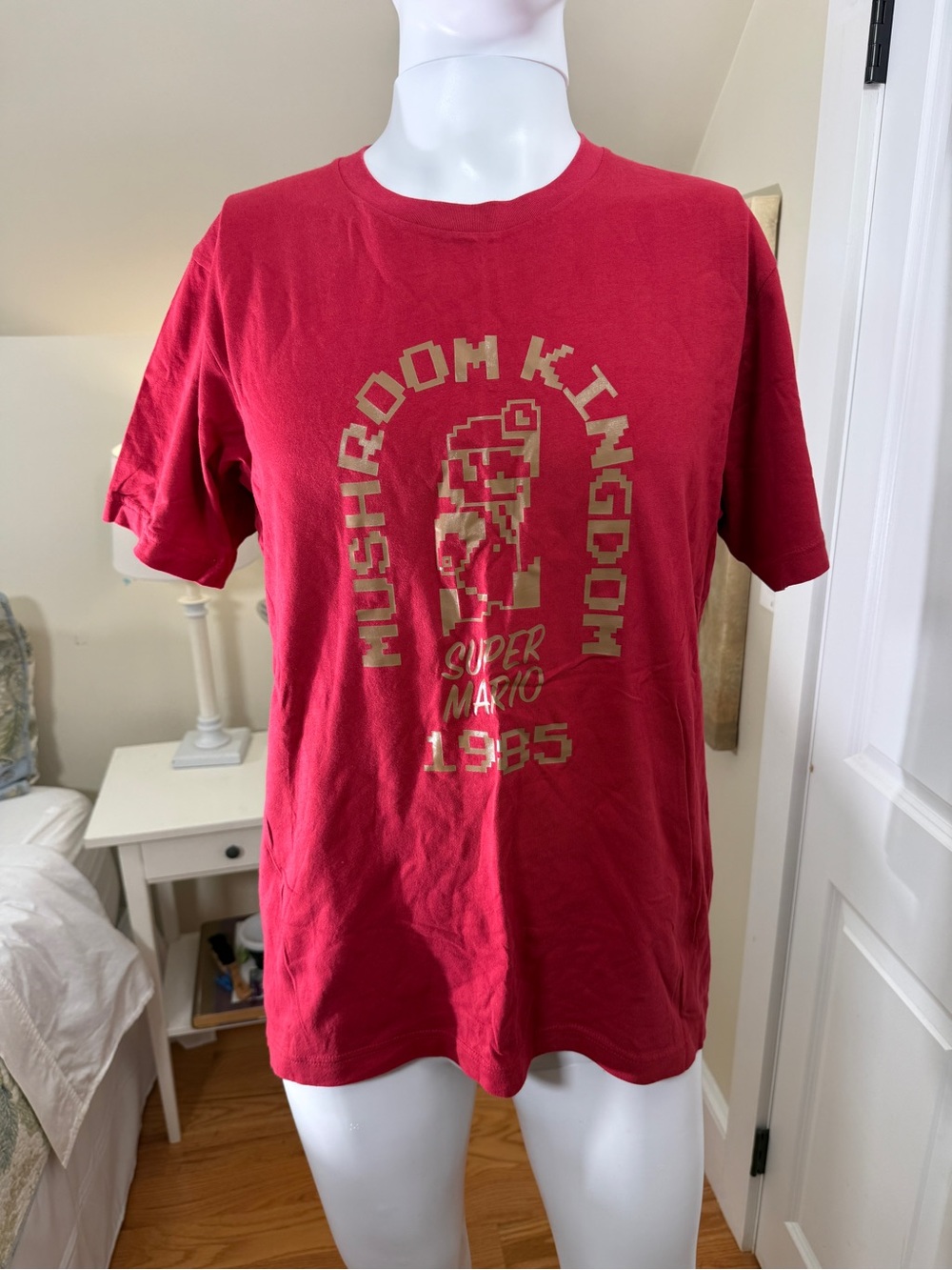 Uniqlo UT Nintendo Super Mario 1985 Red Graphic T-Shirt Mens Medium